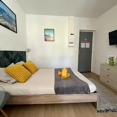 Rio - Confortable Avec Jardin D'ete I Proche Gare Et Centre * Châtellerault