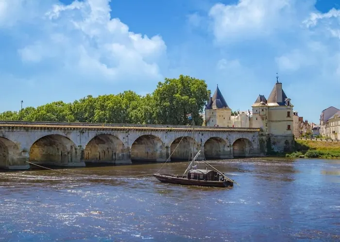 Rio - Confortable Avec Jardin D'été I Proche Gare Et Centre Châtellerault